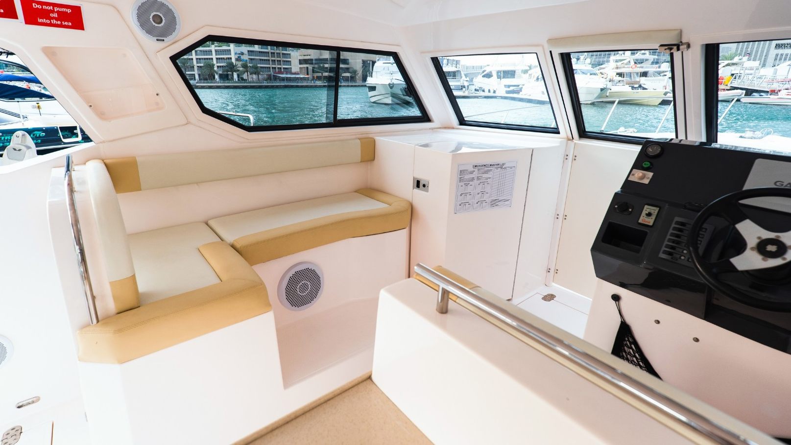 Silver Craft Thunder yacht, image 6