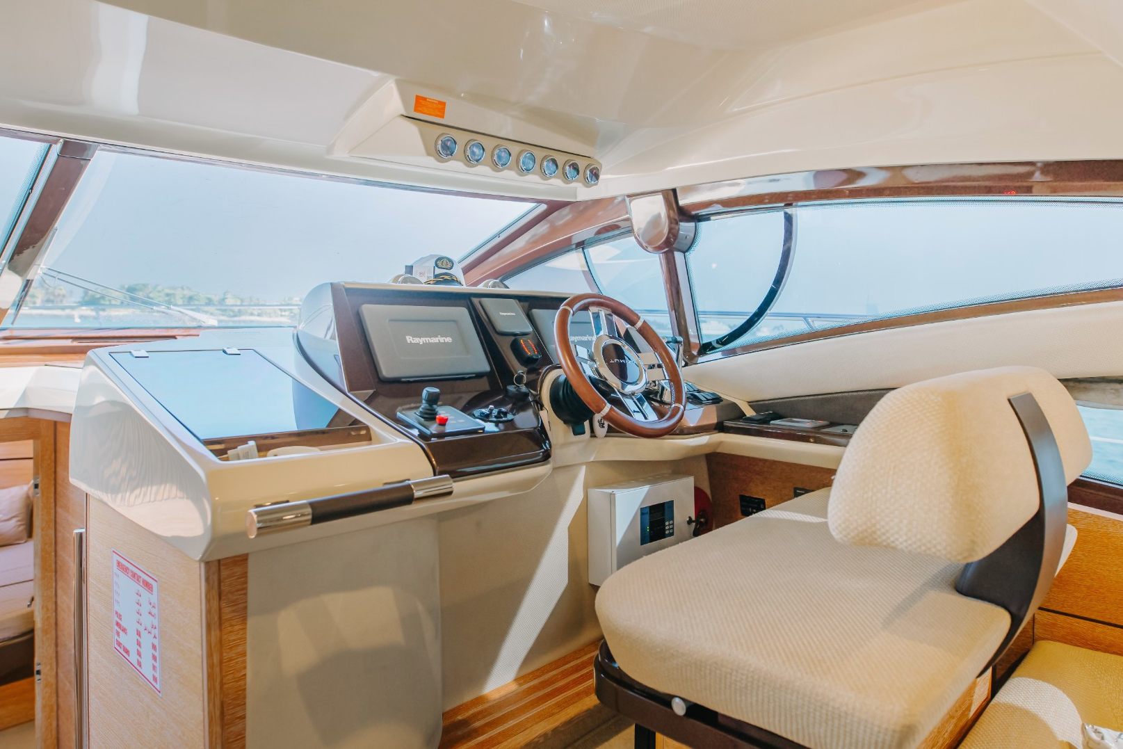 Azimut No Regrets yacht, image 5