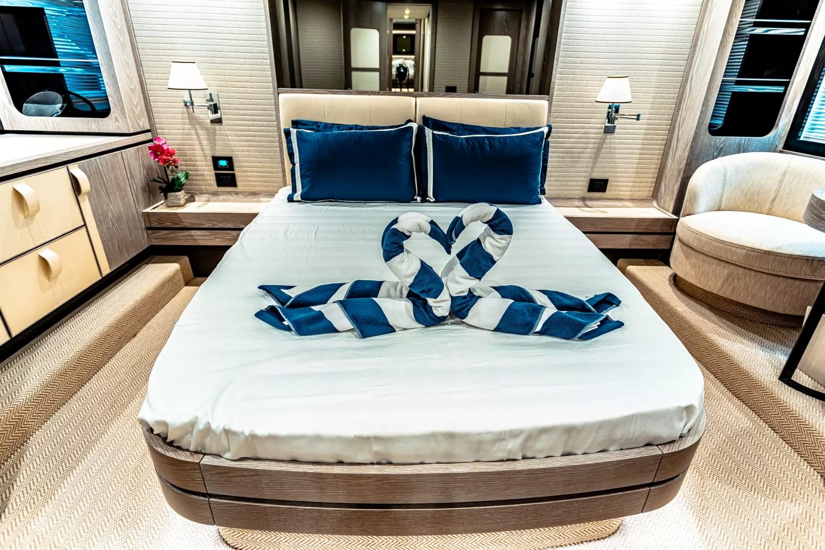 Azimut Magellano 66 ft yacht, image 2