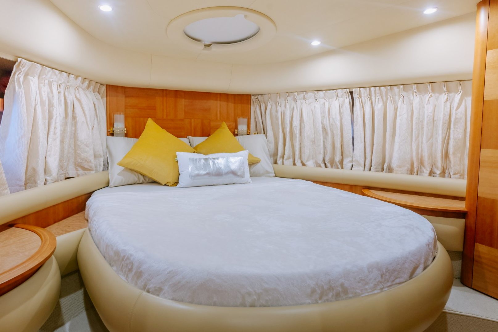 Azimut White Pearl yacht, image 10