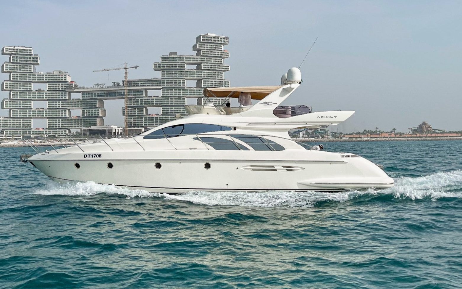 Yacht Azimut Grand Crew