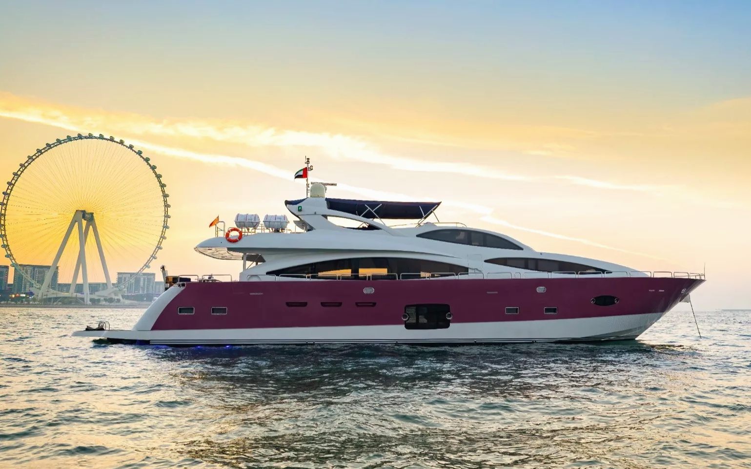 Sky Walker Kona in Dubai, 110 ft