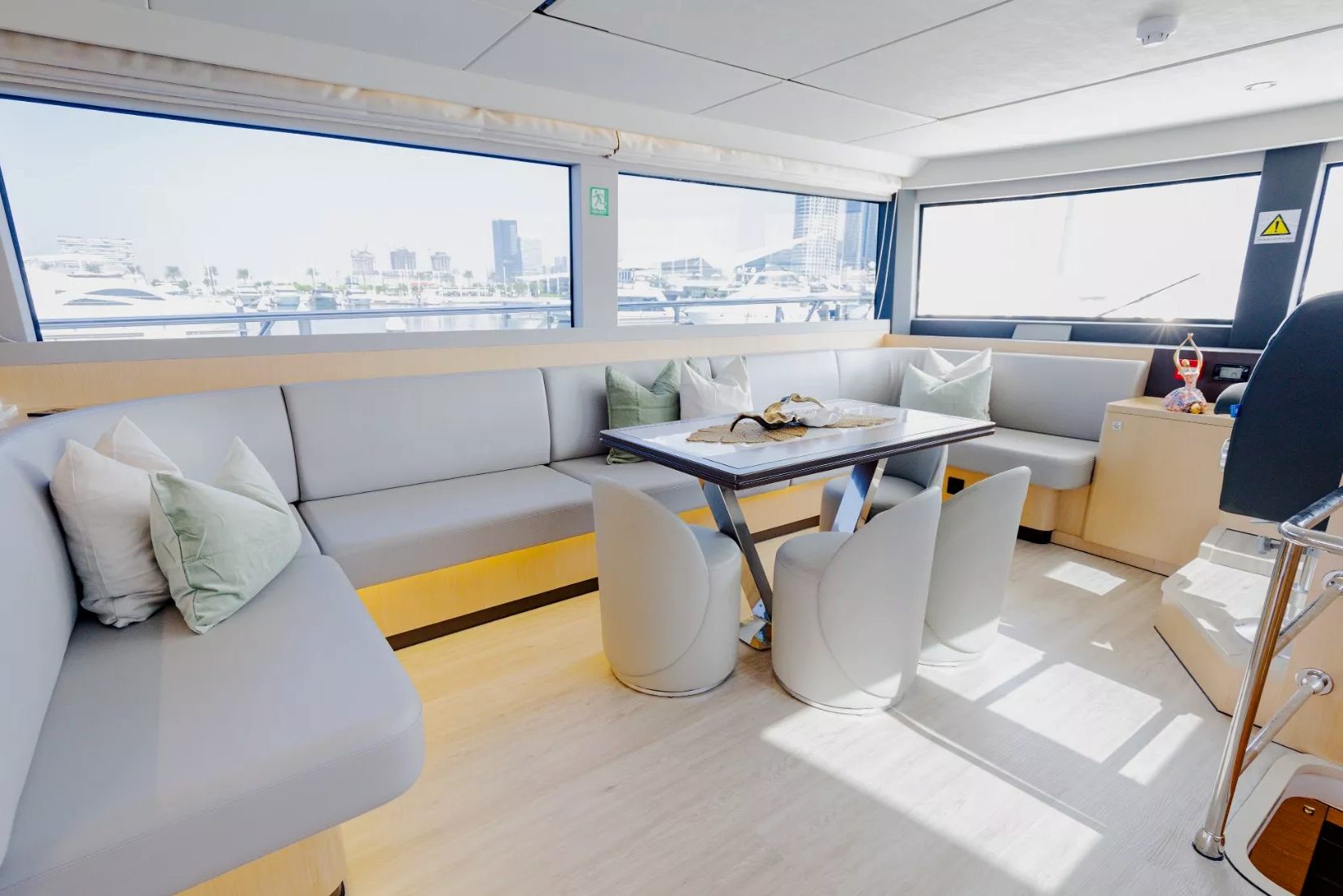 Sky Walker Gala yacht, image 10