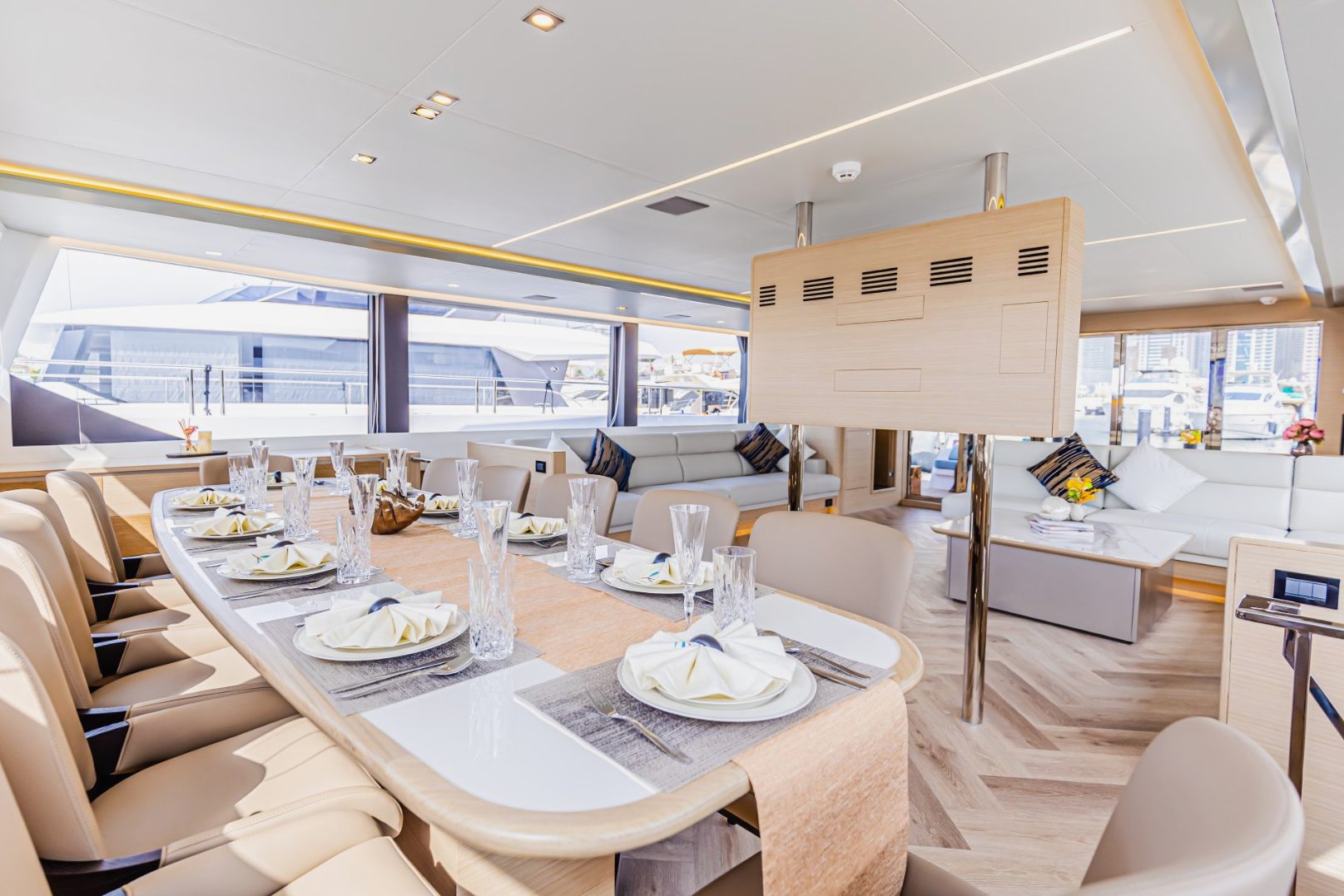 Sky Walker Volare yacht, image 13