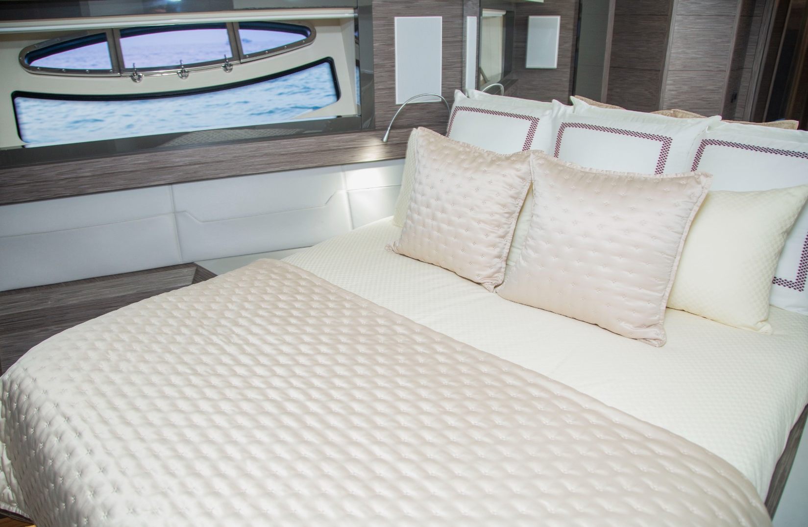 Pershing yacht, image 6