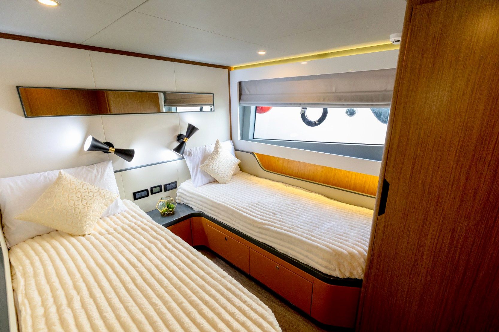 Sky Walker Amie X63 Sport yacht, image 15