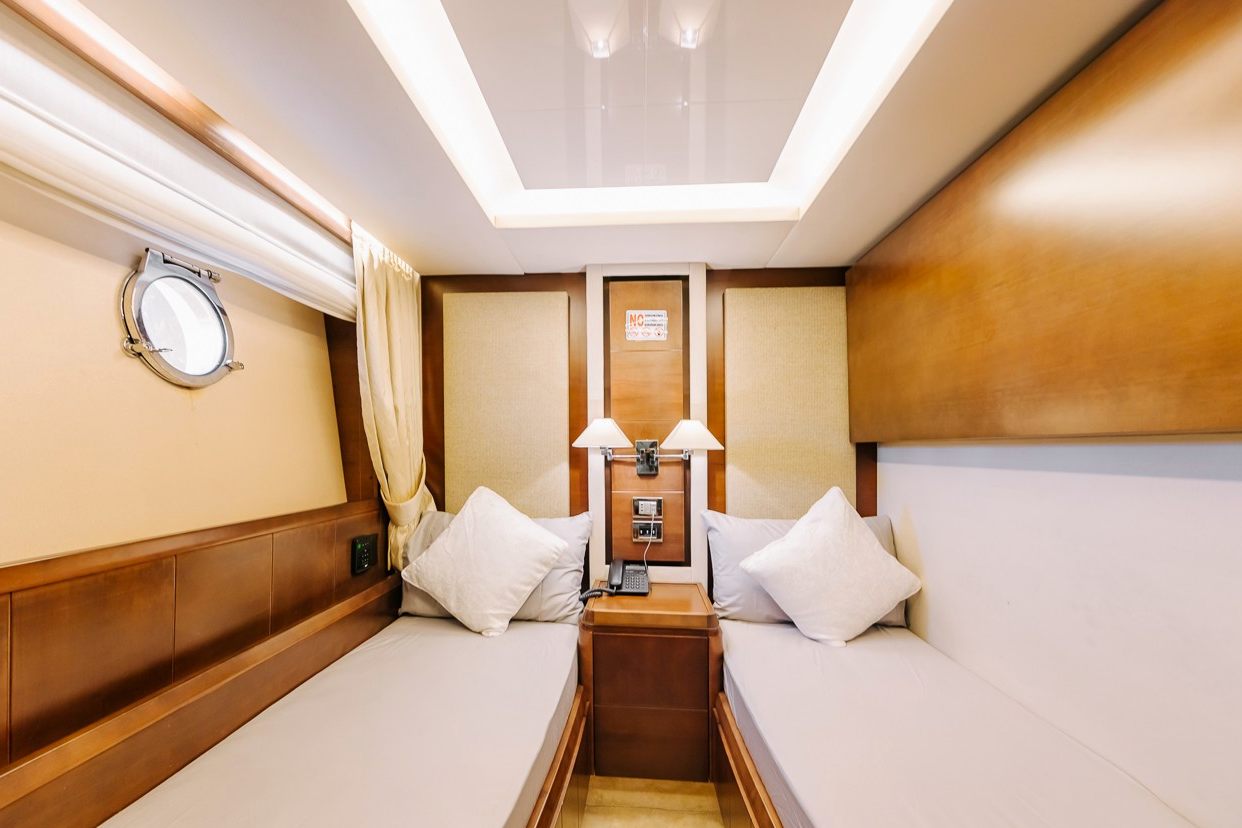 Azimut Viktoria yacht, image 11
