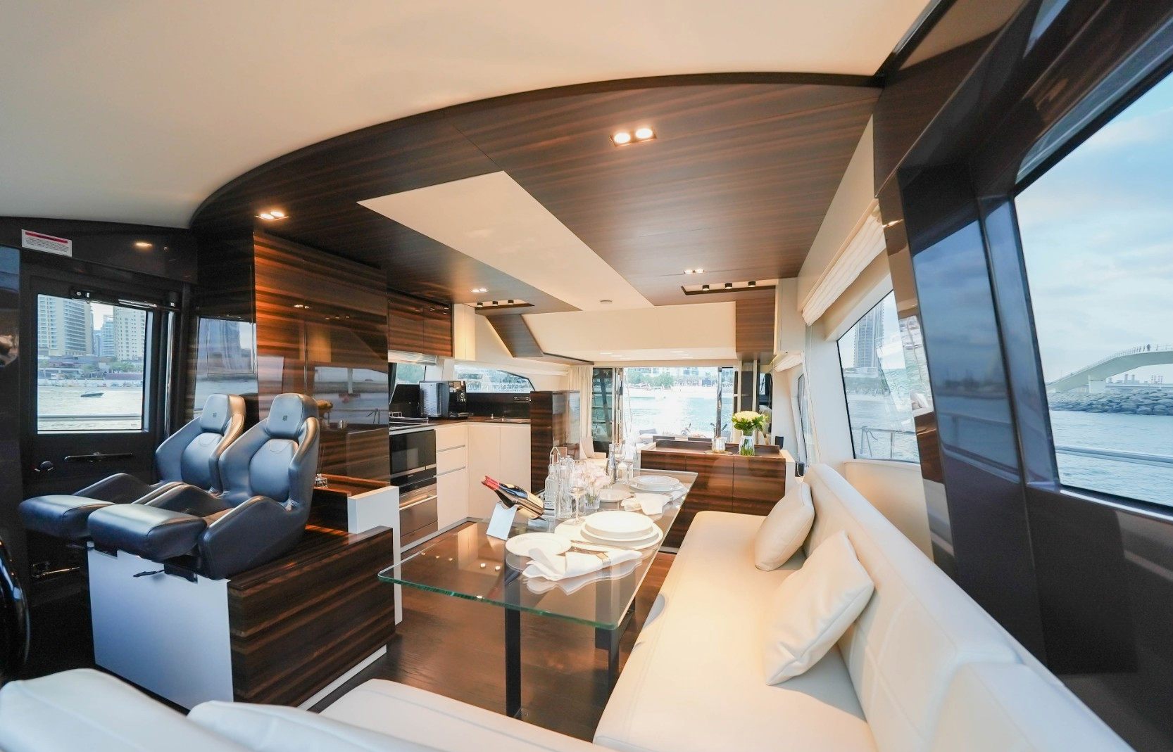 Ferretti 67 ft yacht, image 2