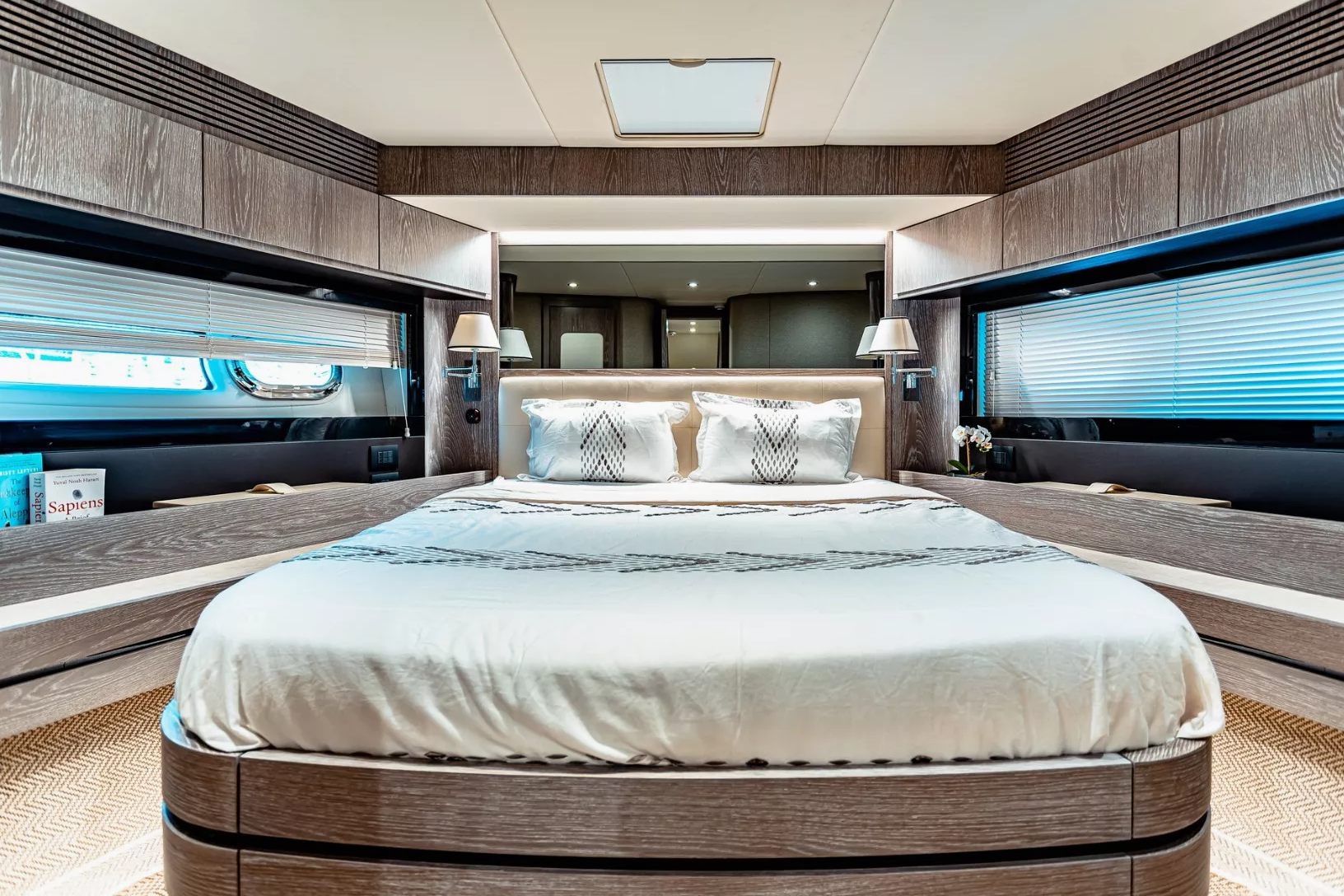 Azimut Magellano 66 ft yacht, image 3