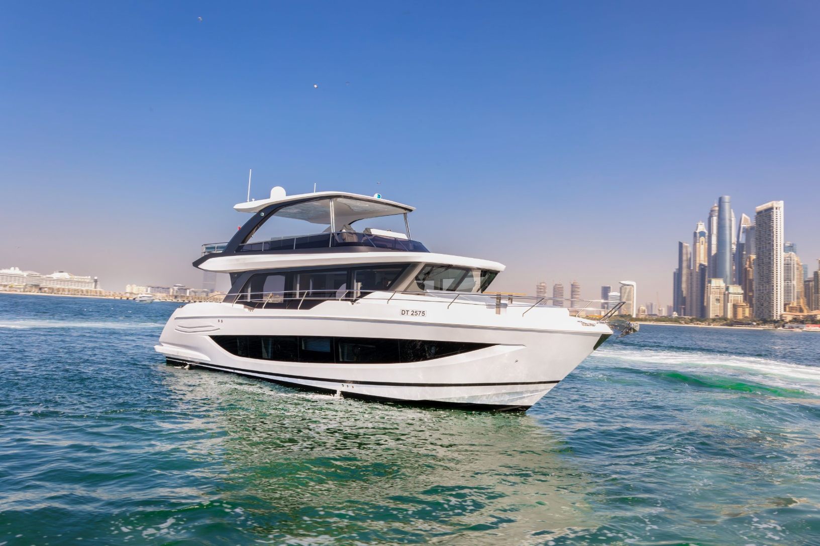 Sky Walker Amie X63 Sport yacht, image 11