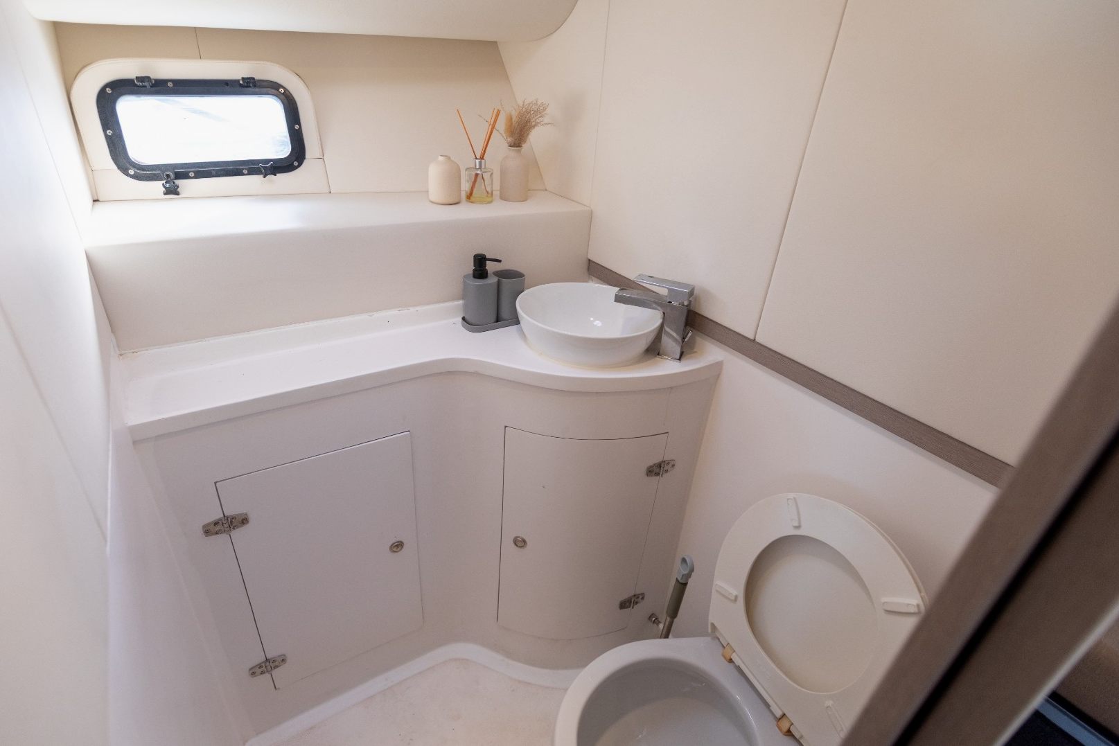 A-Salt Weapon Sport Fishing yacht, image 13