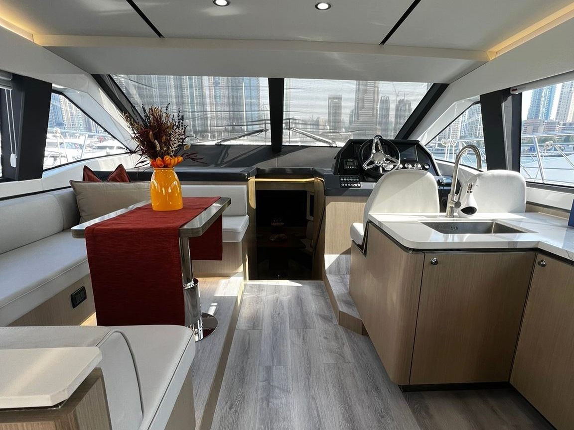 Sky Walker Zia yacht, image 4