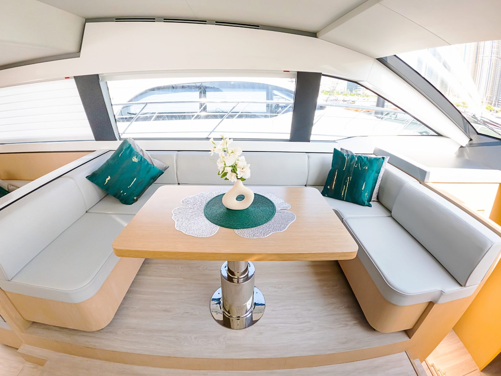 Sky Walker Uno yacht, image 7