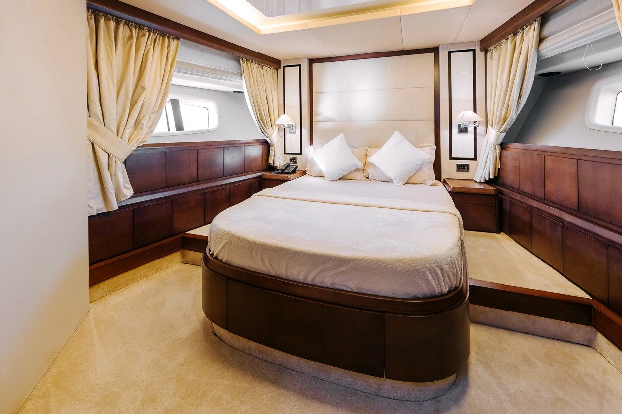 Azimut Viktoria yacht, image 13