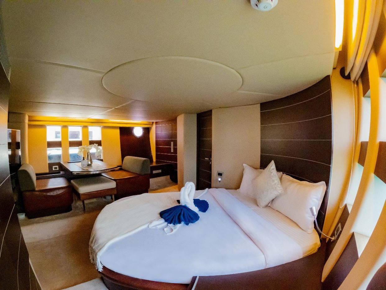 Azimut Sura yacht, image 5