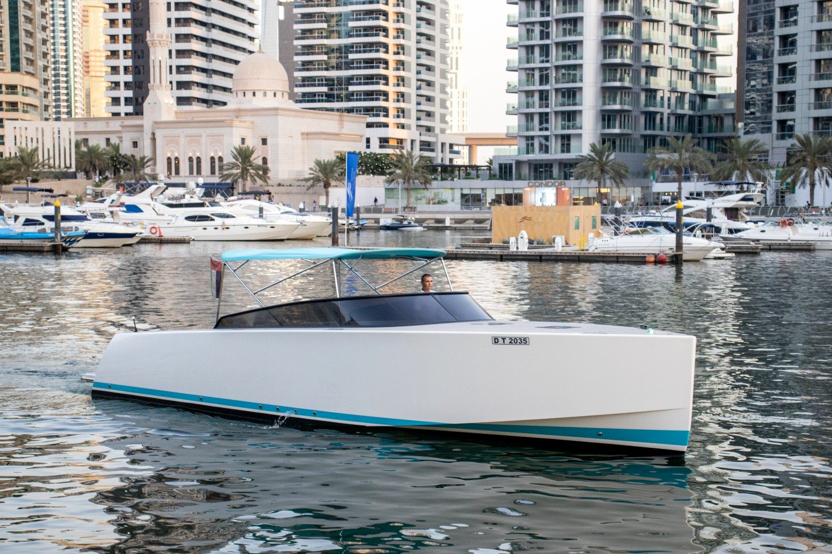 Van Dutch Connect yacht, image 2