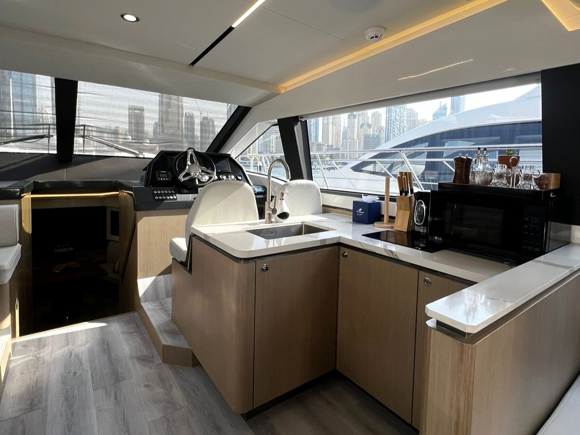 Sky Walker Rio yacht, image 5