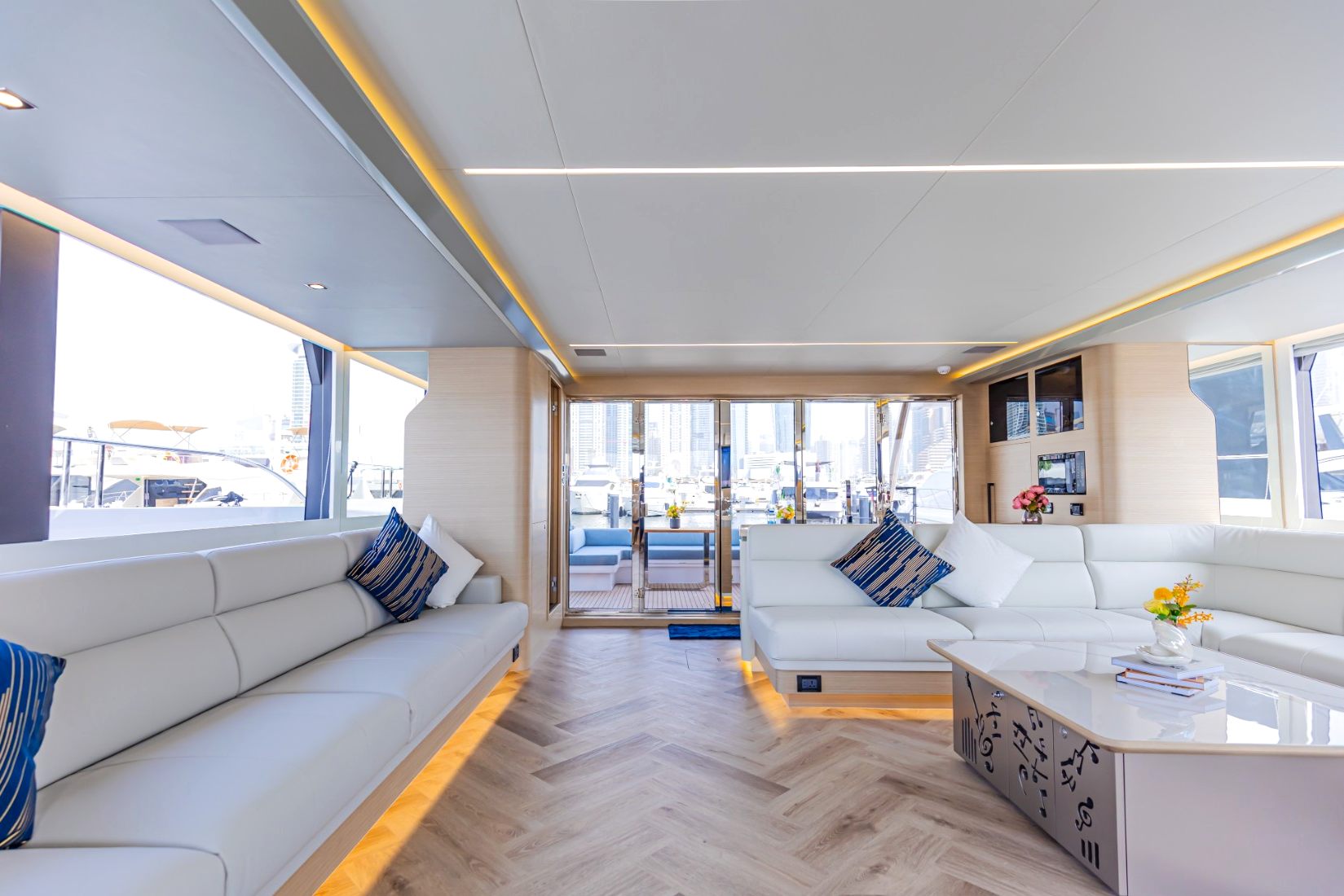 Sky Walker Volare yacht, image 12