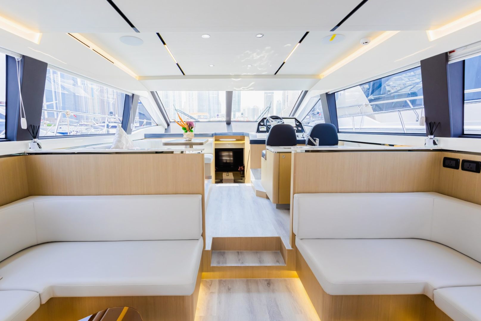 Sky Walker Fin yacht, image 9