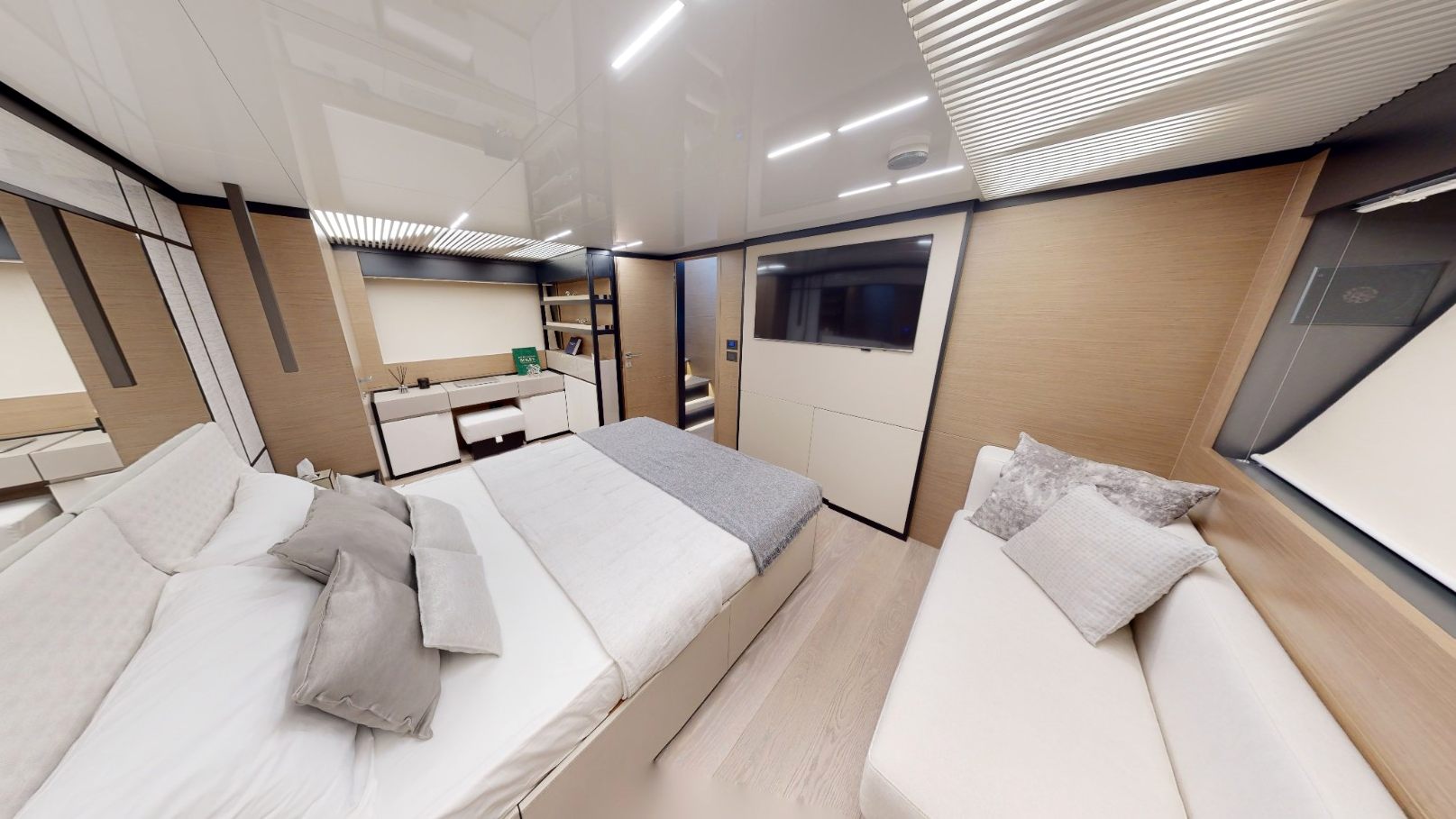 Ferretti 78 ft yacht, image 6