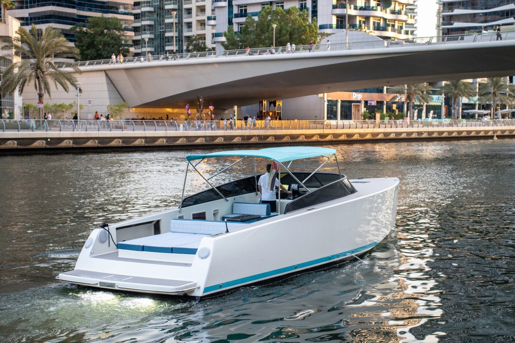 Van Dutch Connect yacht, image 4