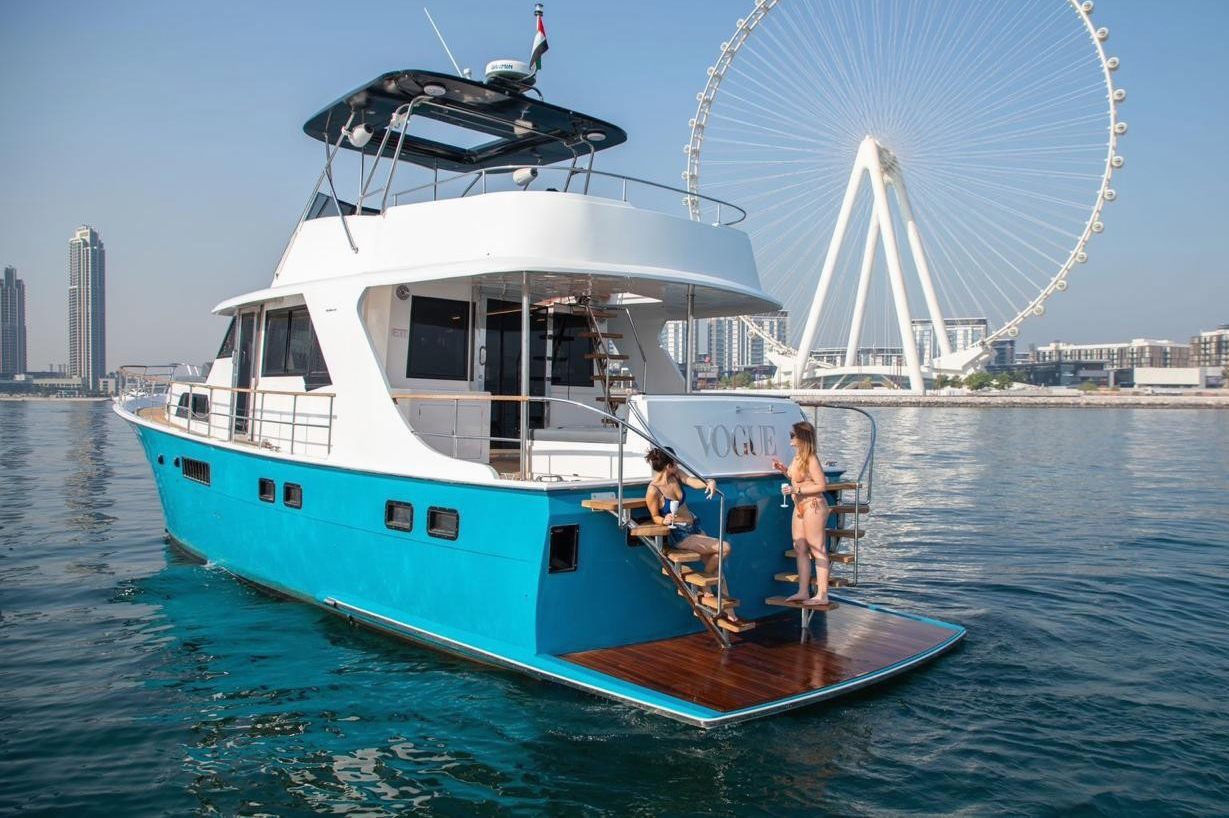 Vogue Hatteras yacht, image 6