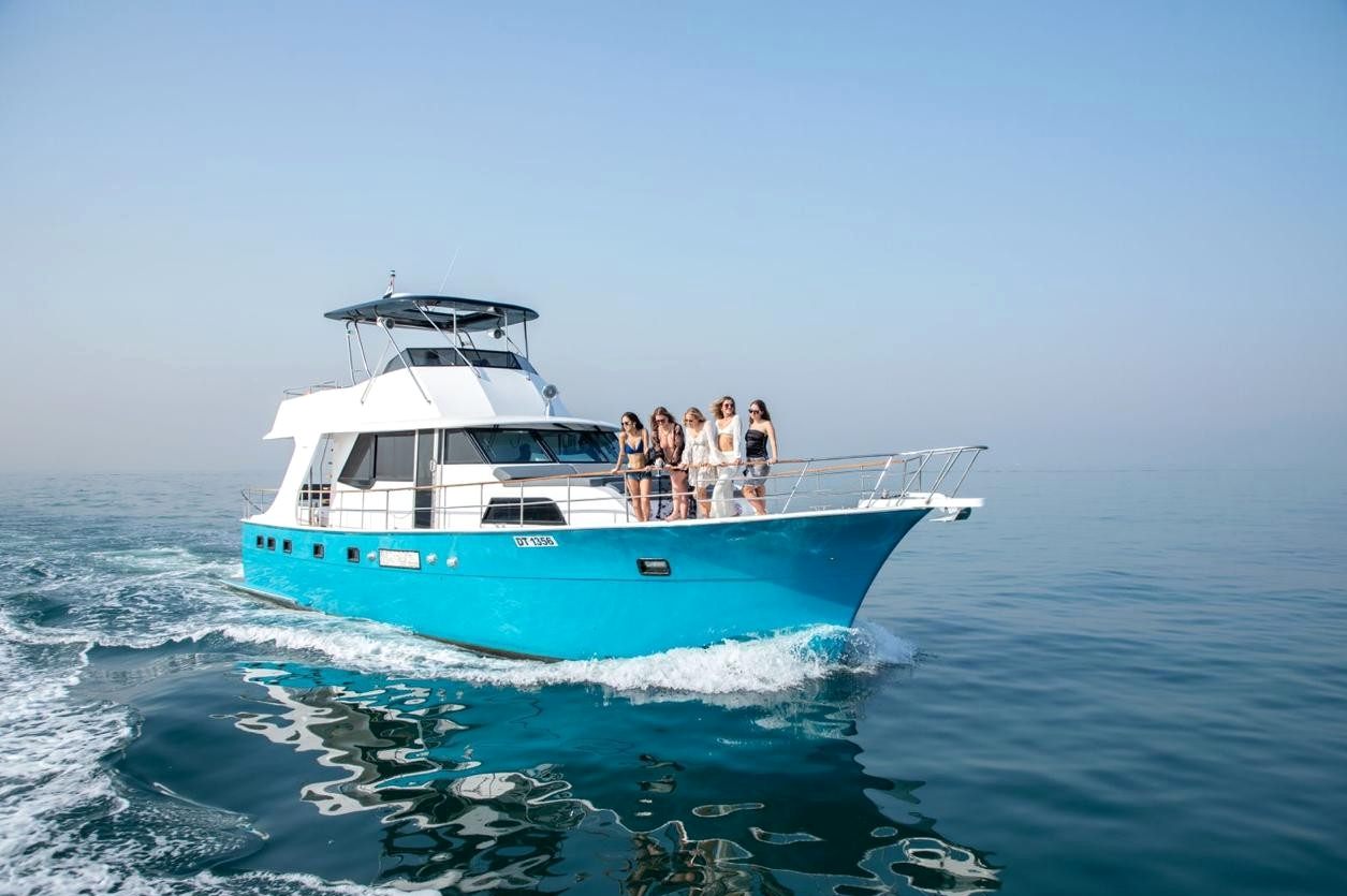 Vogue Hatteras yacht, image 8