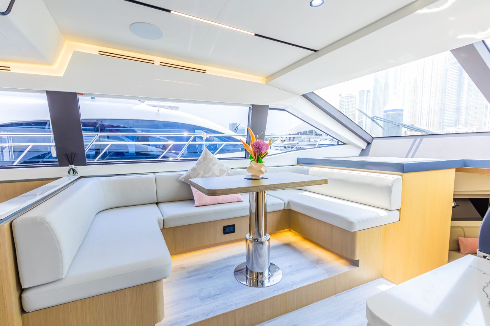 Sky Walker Fin yacht, image 12
