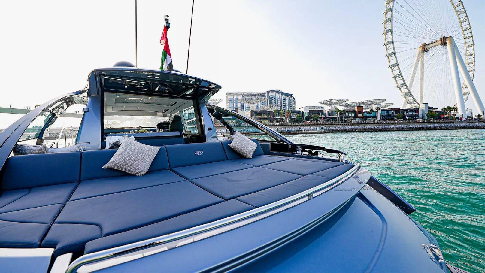 Pershing 5X Shark Grey yacht, image 7