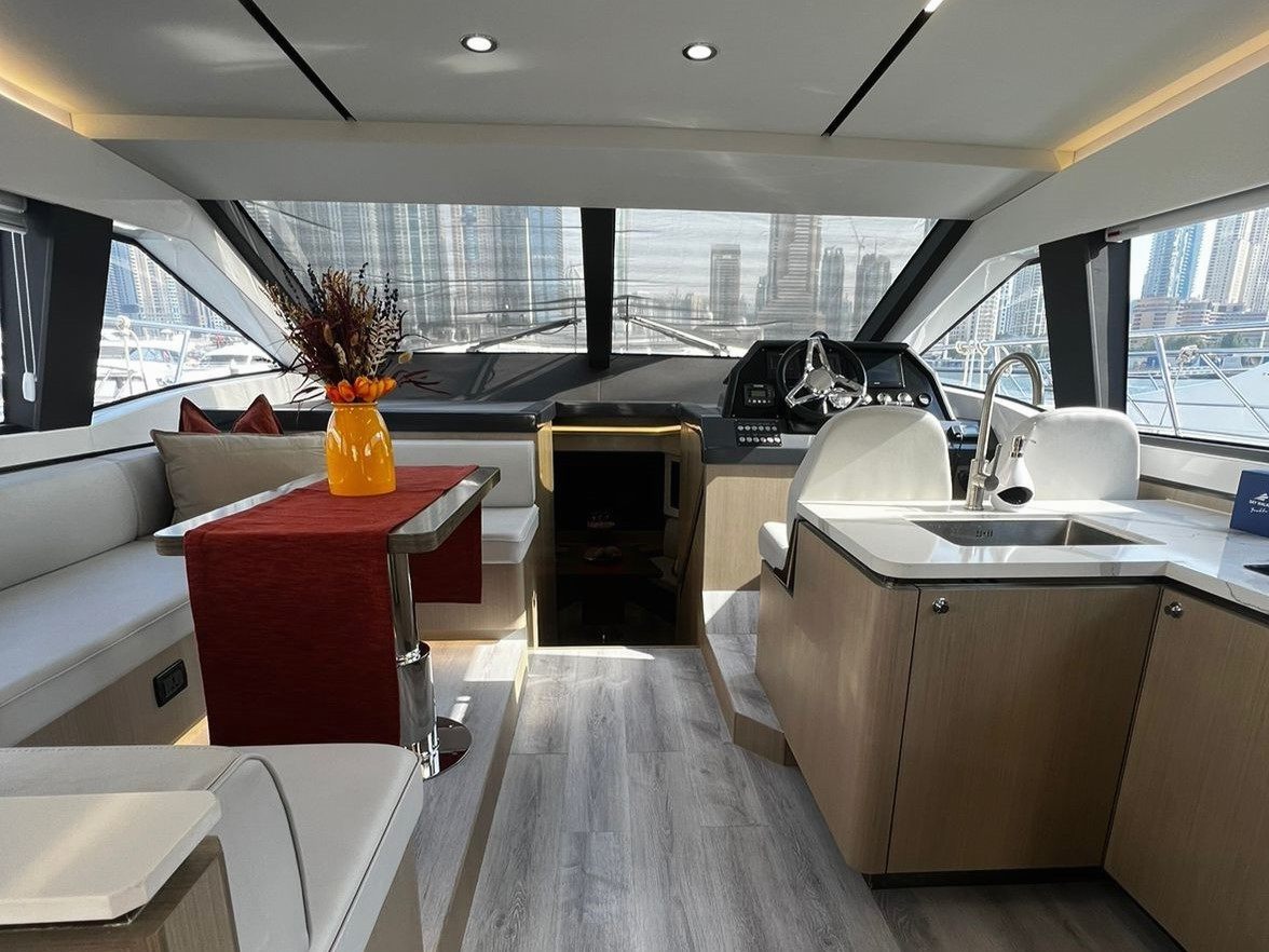 Sky Walker Ava yacht, image 2