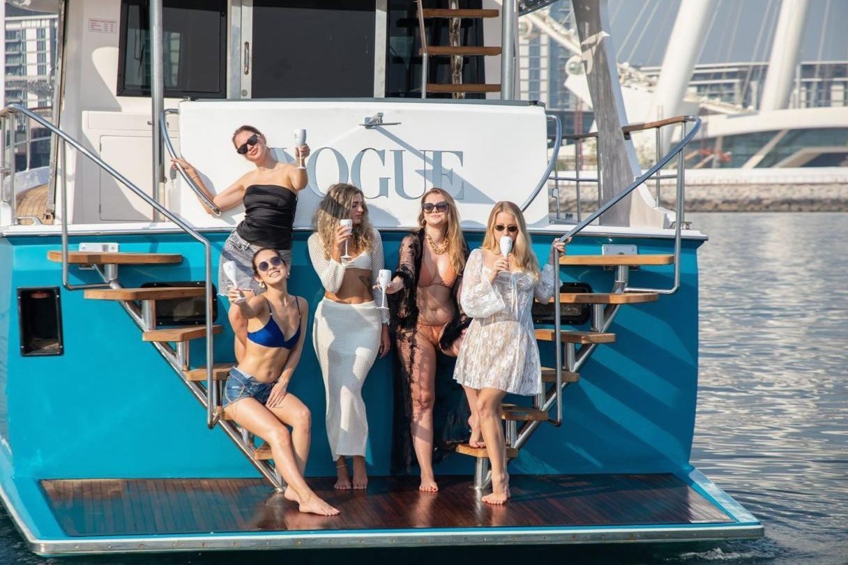 Vogue Hatteras yacht, image 5