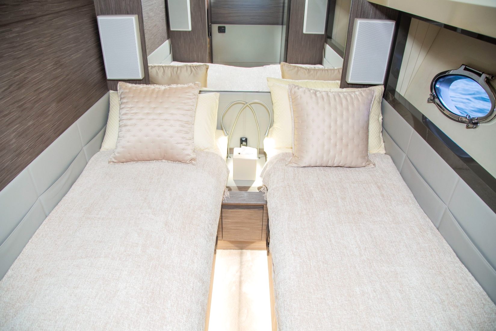 Pershing yacht, image 13
