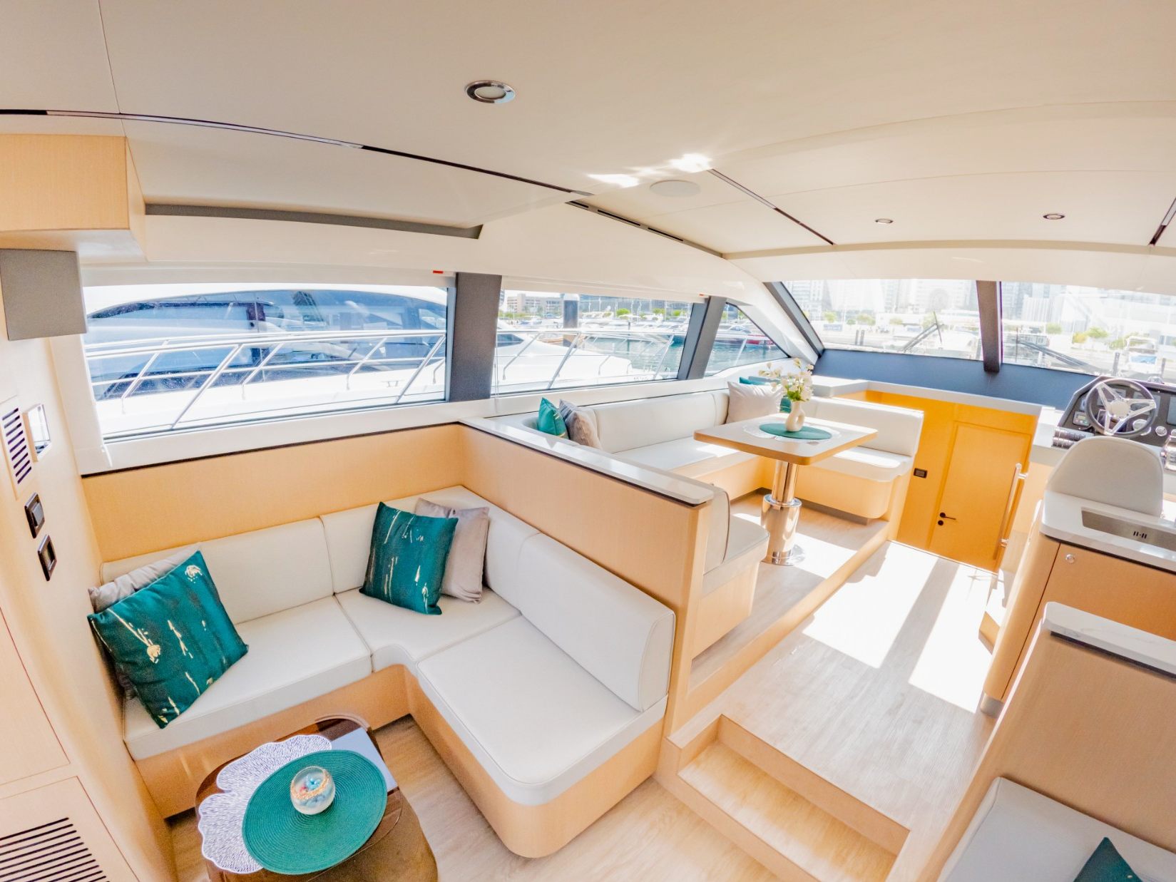 Sky Walker Uno yacht, image 8