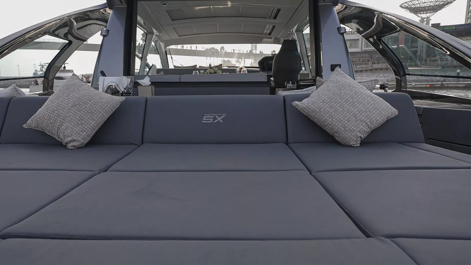 Pershing 5X Shark Grey yacht, image 3