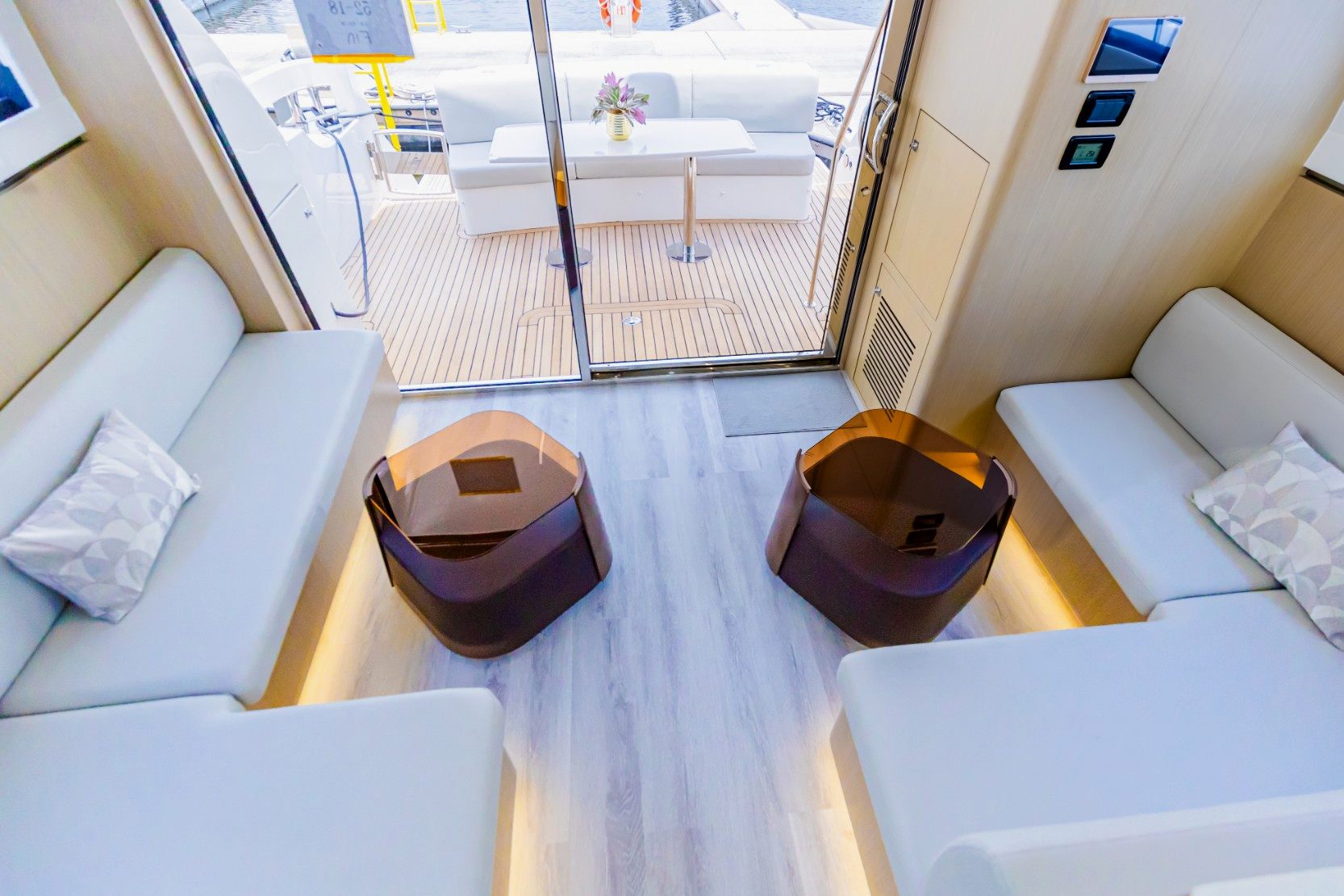 Sky Walker Art yacht, image 7